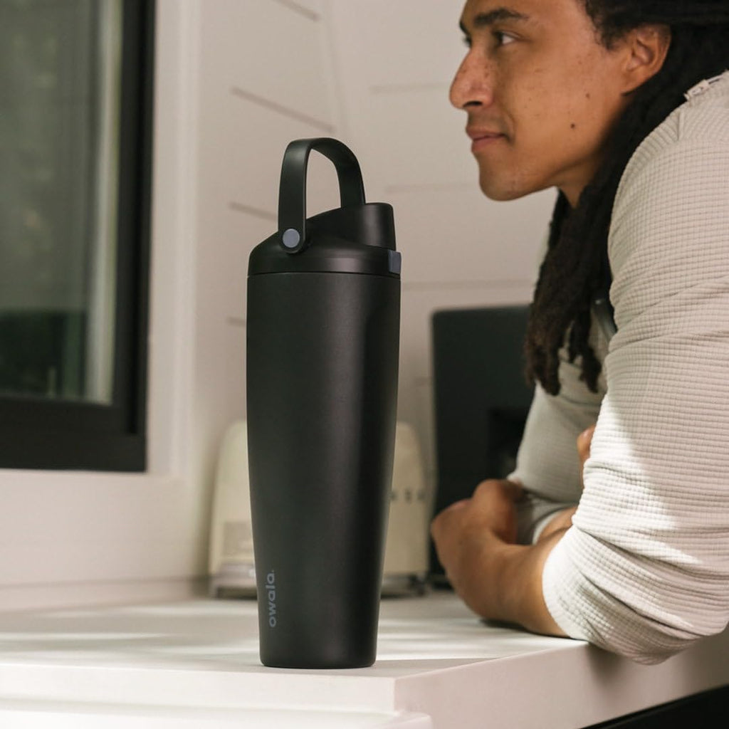 Owala FreeSip Sway Insulated Stainless Steel Water Bottle with Two-Way Spout, Built-In Straw and Bucket Handle, Made for Travel, School, and Sports, 30oz, BPA Free, Leak Proof, Pink Angel Food Cake